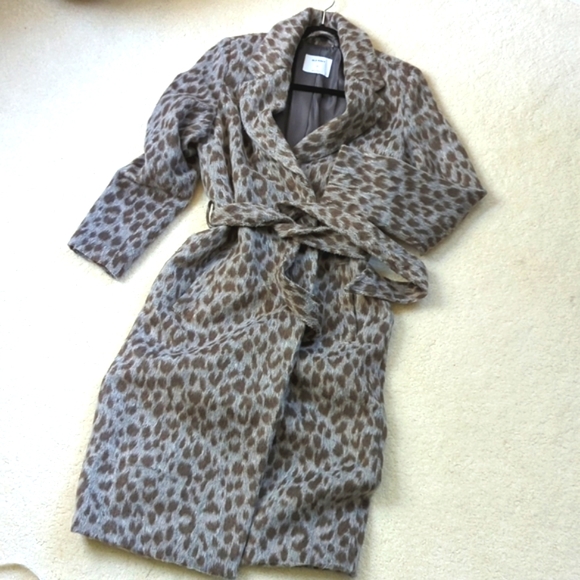 Old Navy Jackets & Blazers - TAKE 50% OFF! Grey Soft-Brushed Leopard Print Coat, Size XS